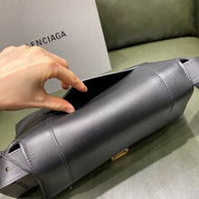 Load image into Gallery viewer, Balenciaga