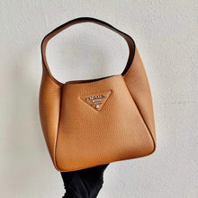 Load image into Gallery viewer, Leather handbag