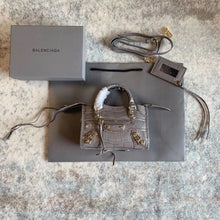 Load image into Gallery viewer, Balenciaga